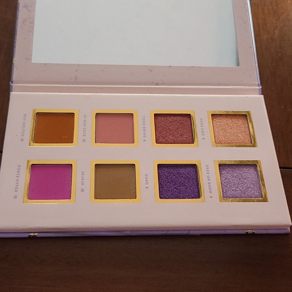 Pressed pigment palette